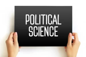La licenciatura en Ciencias Políticas forma a los profesionales para entender las dinámicas del poder.