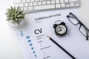 Descubre cómo hacer un Currículum vitae si ya egresaste de la carrera. Destaca del resto.