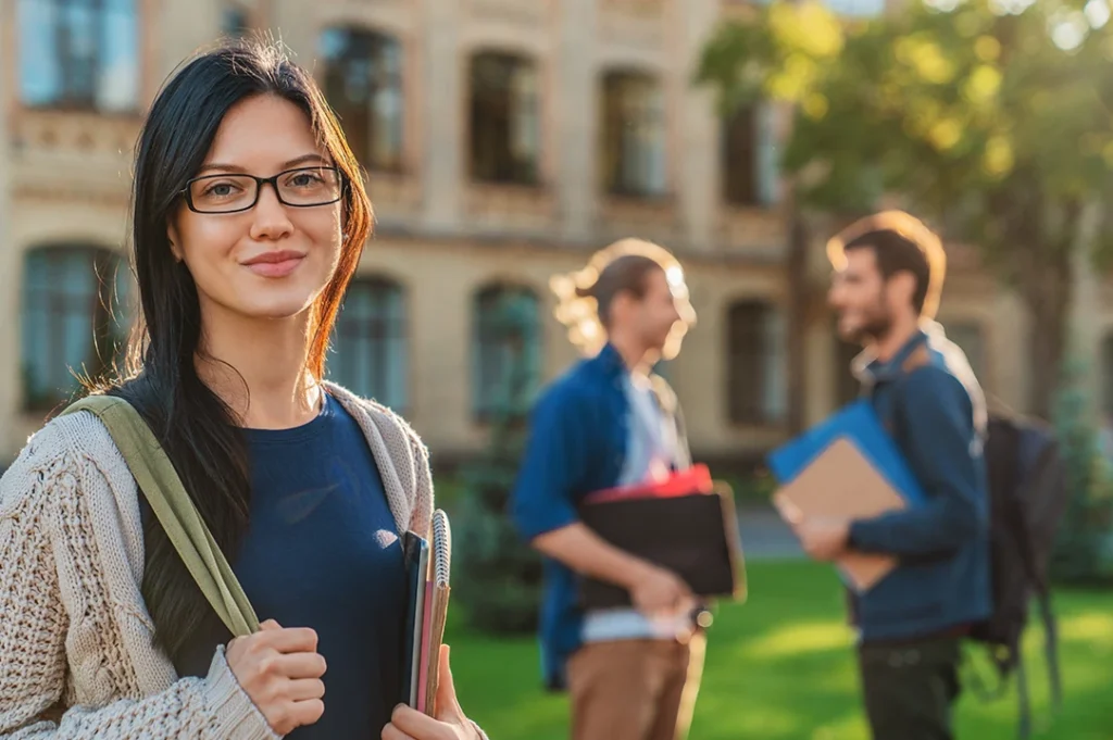 Las universidades públicas en Cancún ofrecen formación profesional.