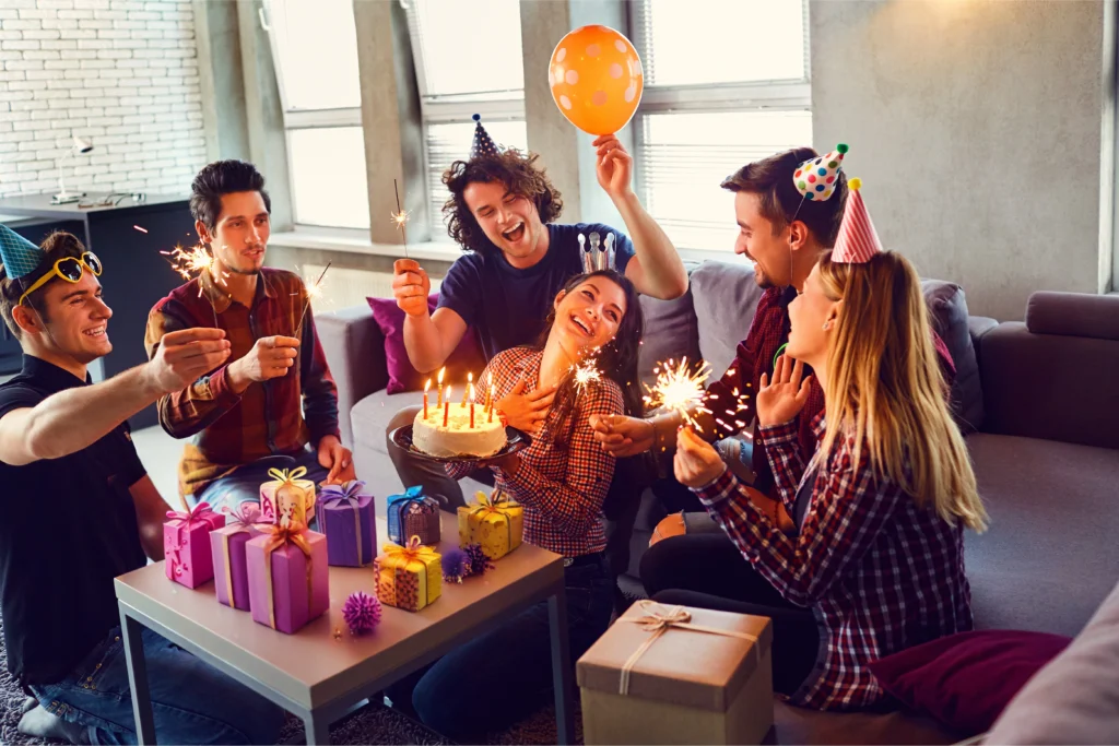 Celebrar beneficia la salud mental al reducir el estrés.