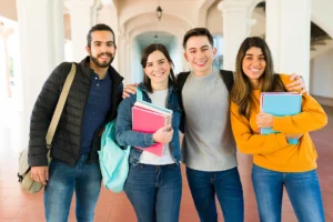 En México, la elección entre universidad pública y privada depende de factores como la carrera, el presupuesto, el tiempo disponible, el estilo de aprendizaje, la red de apoyo y los objetivos profesionales.
