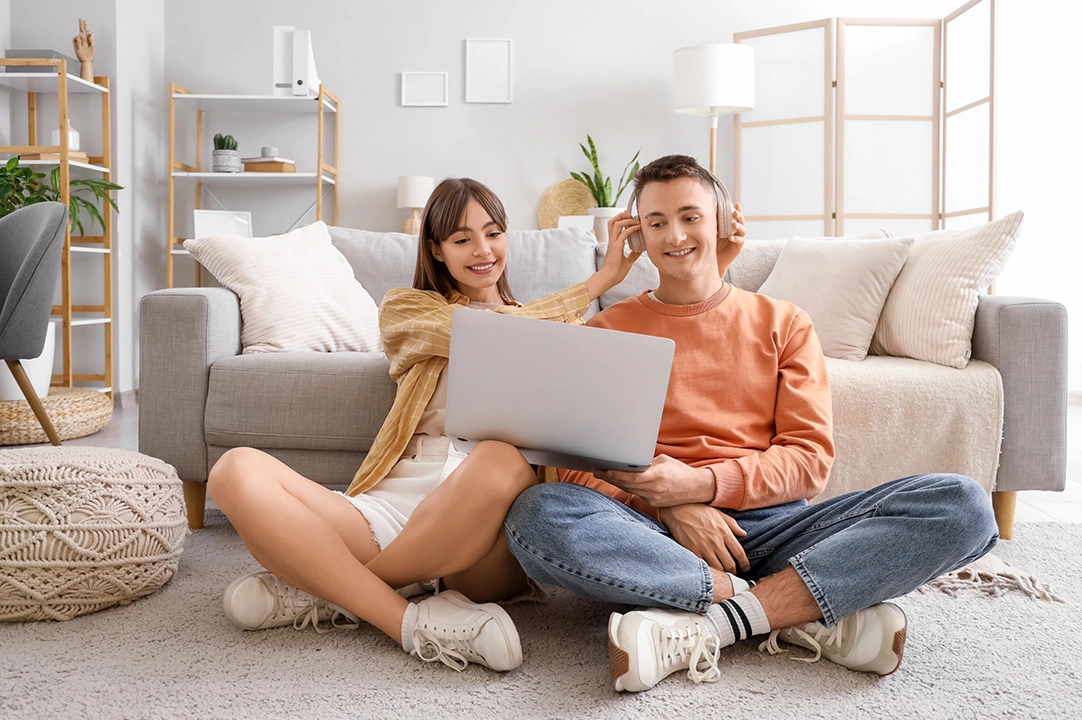 Las tendencias musicales en Latam son: Neopop, reggaeton y Kpop.