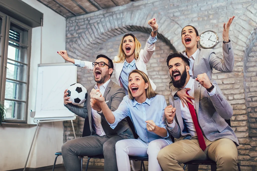 El futbol une a las personas y también revela lo fácil que es dejar que las emociones se descontrolen por algo que, en realidad, no depende de nosotros.
