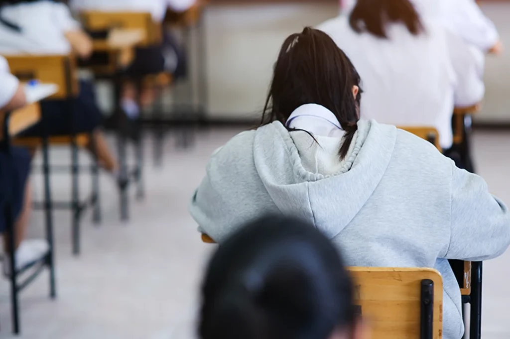 Reflexiona antes de tomar una decisión drástica, recuerda que la UAM suele publicar una Lista complementaria unas semanas después de los resultados oficiales.