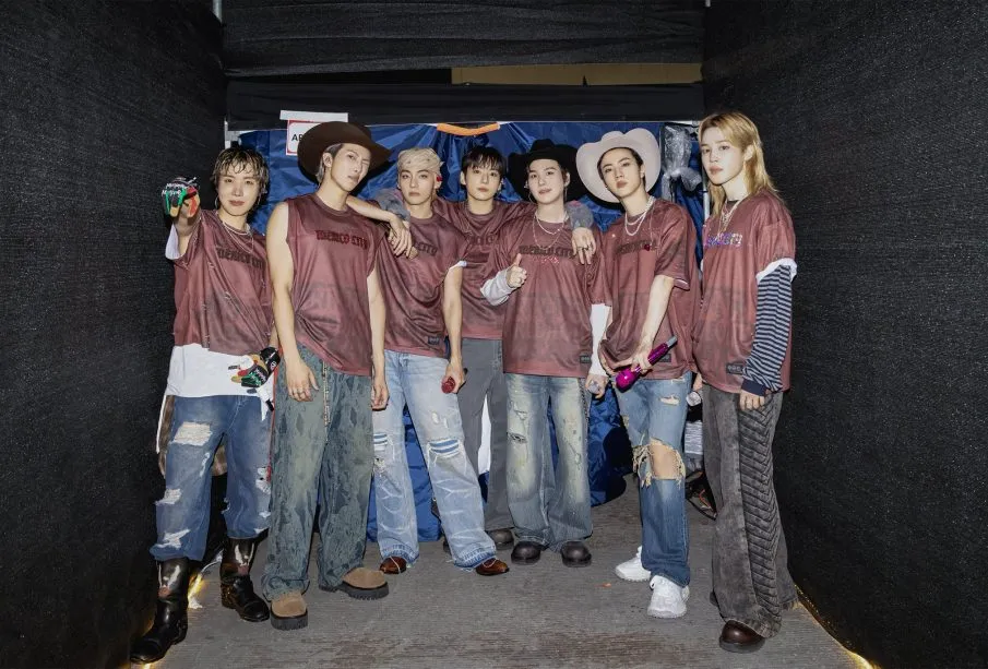 BTS incorporó vestuario de un diseñador mexicano, además de visitar diversos lugares de la cultura popular como las luchas y conectaron con su fandom.