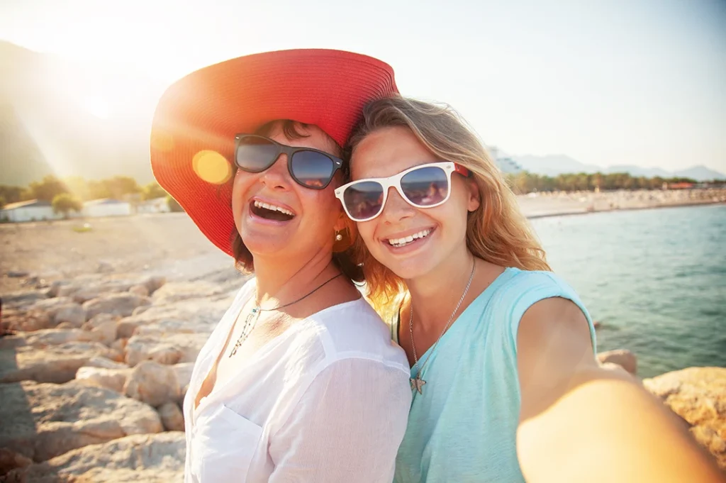 Las  flores y los perfumes siguen siendo regalos comunes, pero hay una tendencia clara: regalos con sentido o personalizados, como un viaje para mamá.