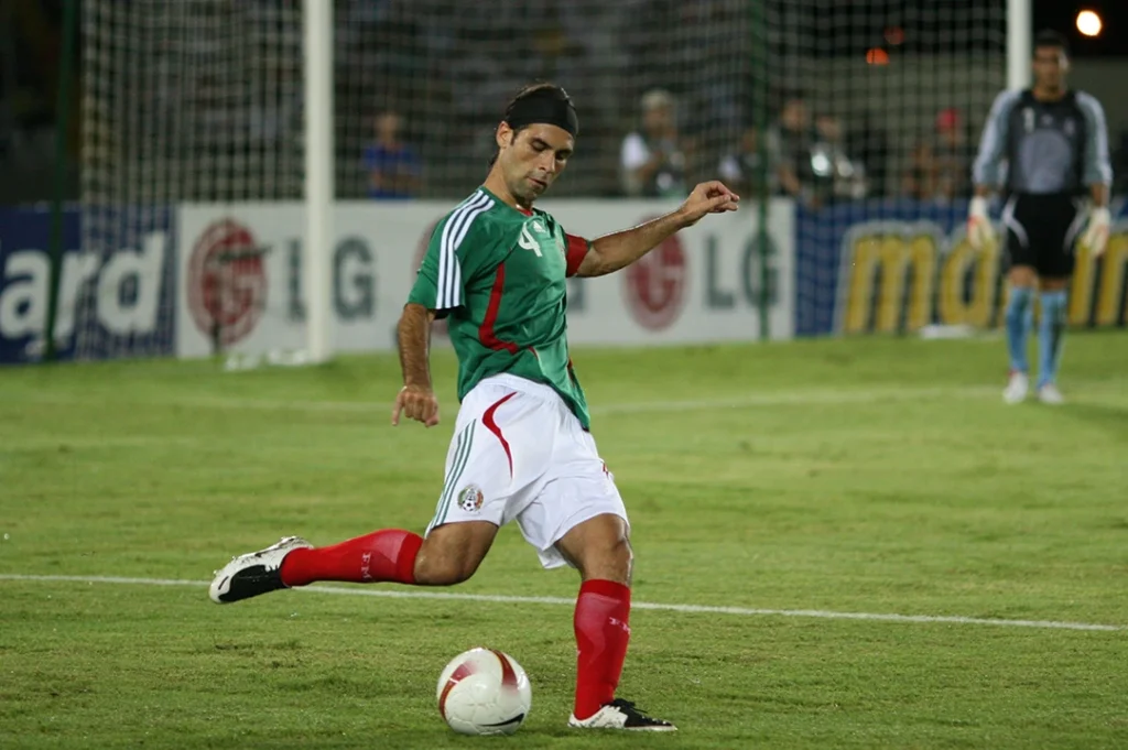 Hablando de leyendas, la selección mexicana también ha tenido capitanes emblemáticos que han dejado huella.