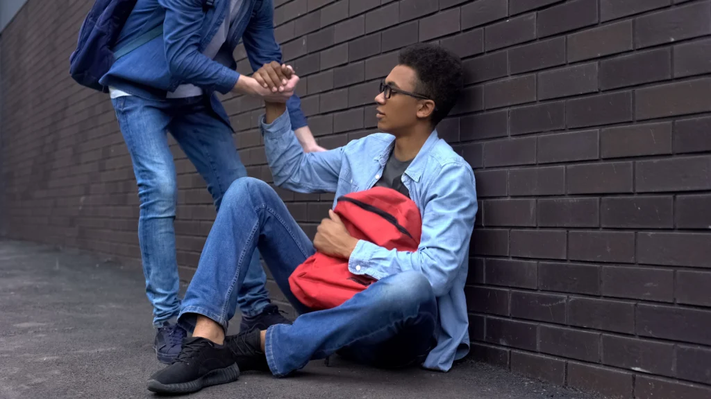 Según especialistas, si los docentes enseñan a respetar, la escuela puede convertirse en un verdadero entorno seguro para infancias y adolescencias.