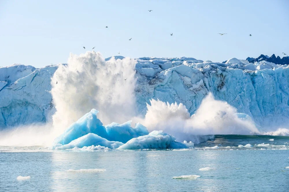 Una de las grandes consecuencias del cambio climático es el deshielo de glaciares.