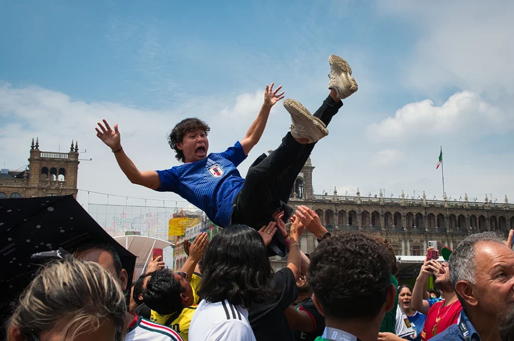 El famoso “¡Quiere volar, quiere volar!” fue aplicado a los aficionados mexicanos y sorprendió a los extranjeros.
