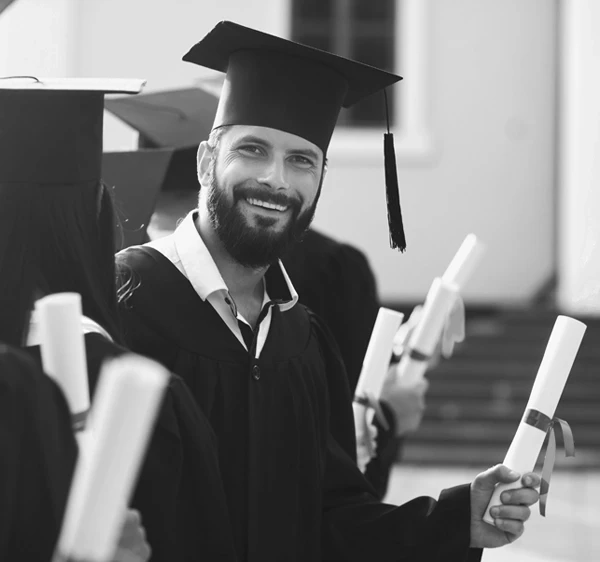 Ejecutivo con doctorado en Derecho Universidad Humanitas